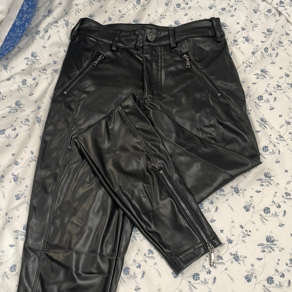 NEW Guess black leather pants - Picture 2 of 5